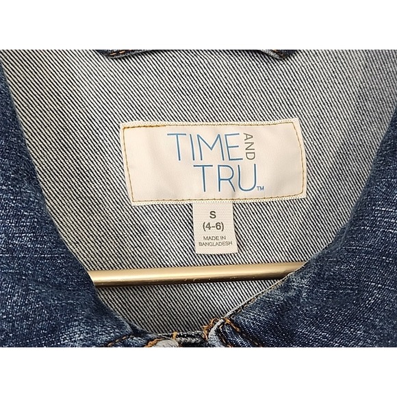 Time And Tru Women's Denim Trucker Jacket Small (4-6) Button Front Flap Pockets‎ - Picture 6 of 10
